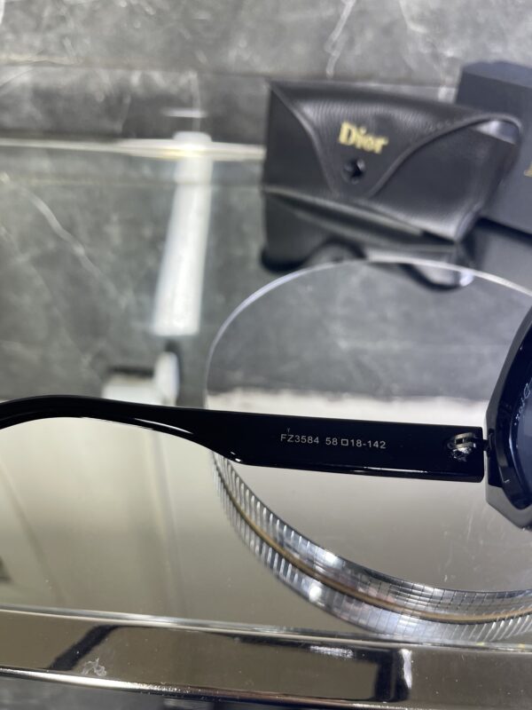 Dior geometrik gümüş detay 456