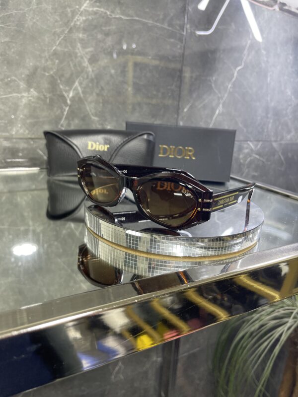 Dior geometrik kahve cam 455