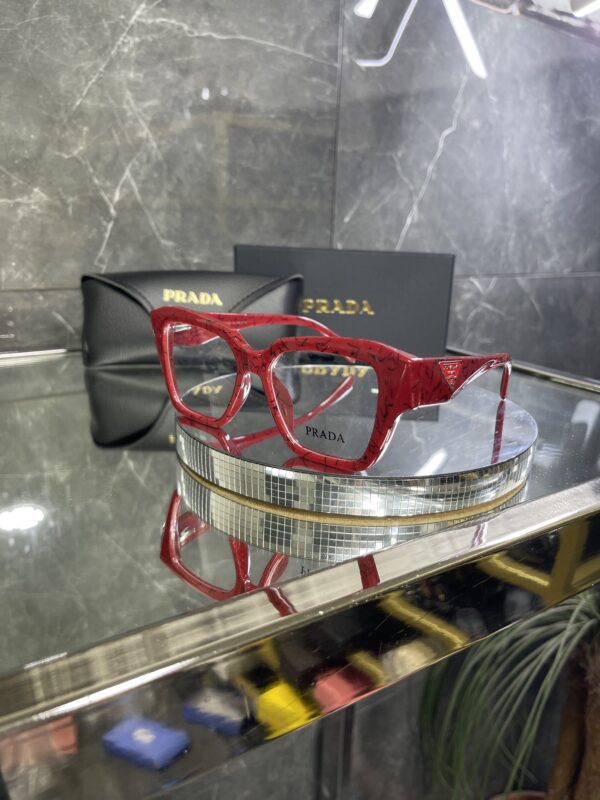 Prada Geometrik Kırmızı çerçeve şeffaf cam 452