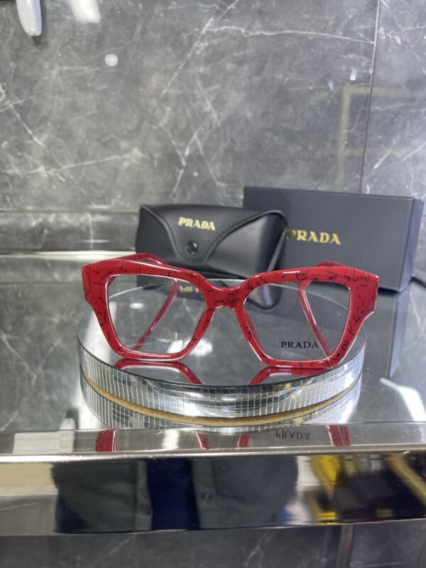 Prada Geometrik Kırmızı çerçeve şeffaf cam 452