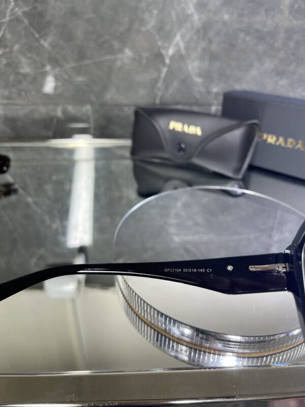 Prada Geometrik Siyah çerçeve şeffaf cam 451