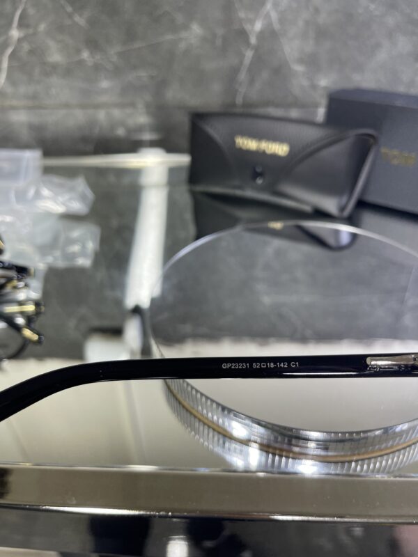Tomford Siyah çerçeve şeffaf cam 445