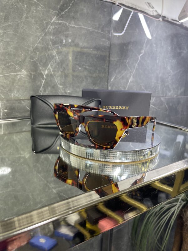 Burberry leopar çerçeve kahve cam 488