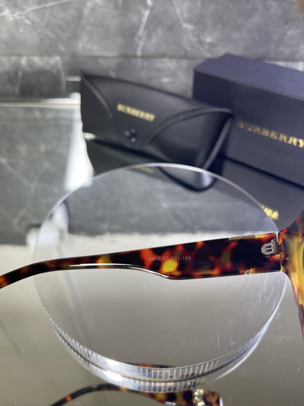 Burberry leopar çerçeve kahve cam 488