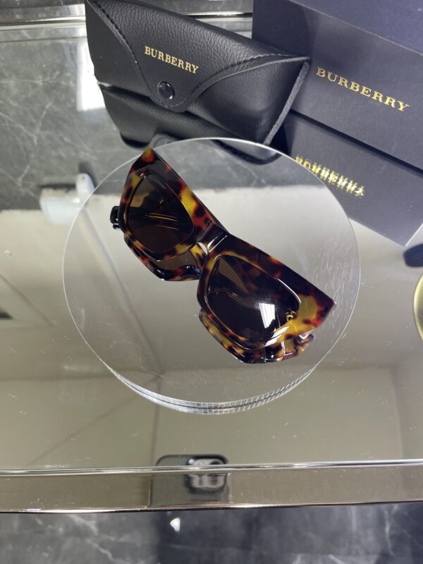 Burberry leopar çerçeve kahve cam 488