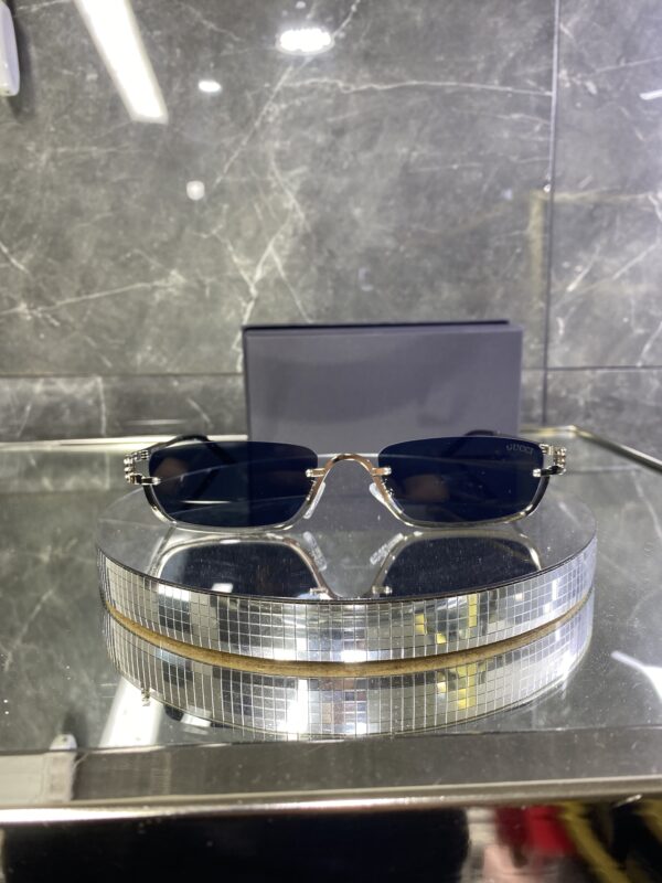 Gucci Metal Gümüş çerçeve siyah cam 494