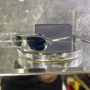 Gucci Metal Gümüş çerçeve siyah cam 494