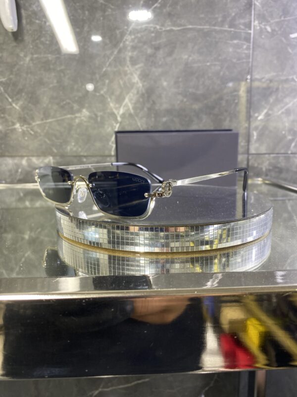 Gucci Metal Gümüş çerçeve siyah cam 494