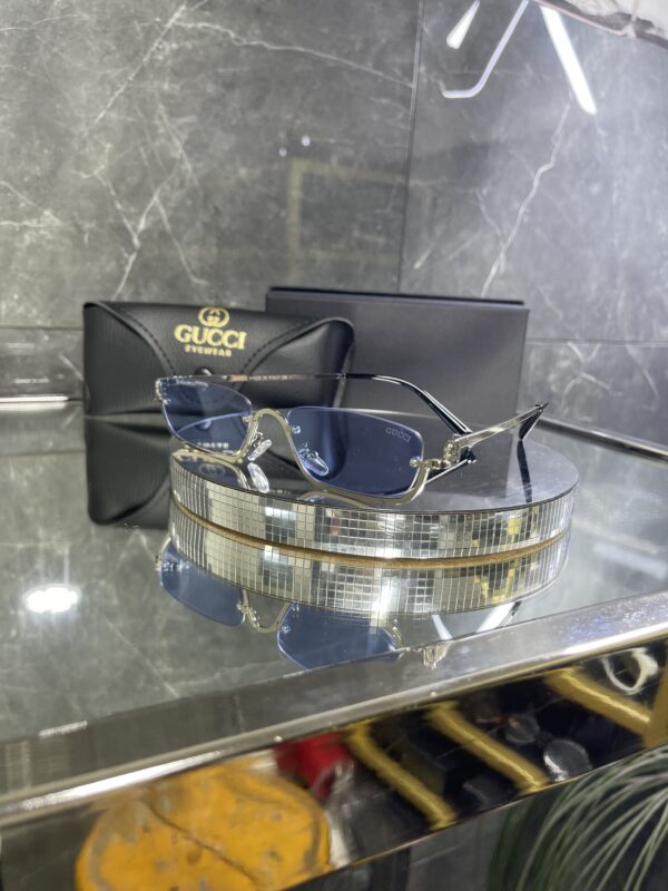 Gucci mavi cam gümüş çerçeve 496