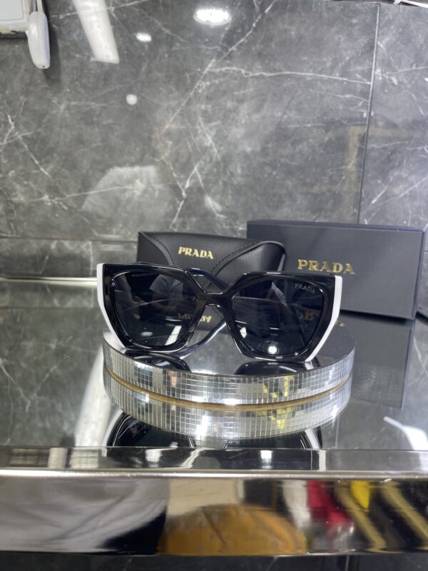 Prada Siyah beyaz 495