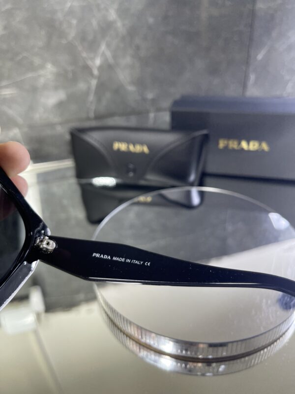 Prada Siyah beyaz 495