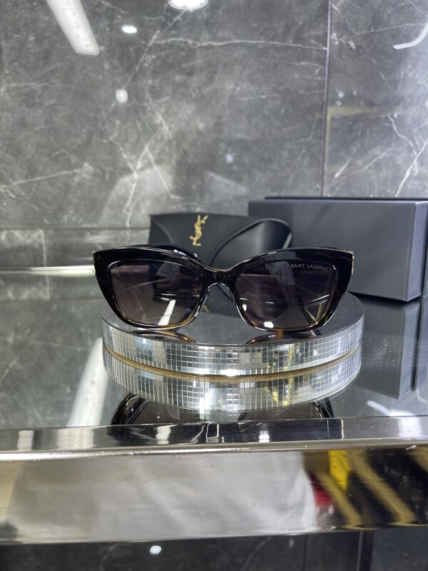 Yvesaintlaurent leopar detay siyah çerçeve 515