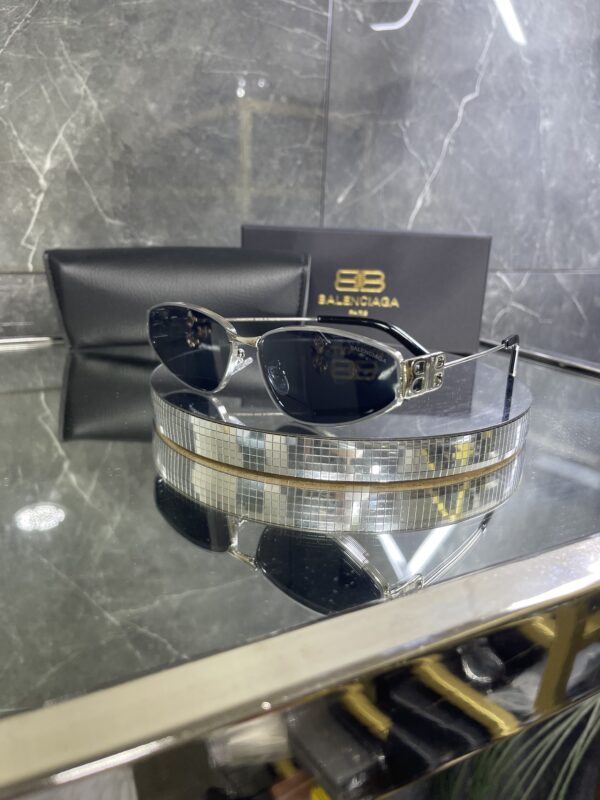Balenciaga Gümüş çerçeve siyah cam 506