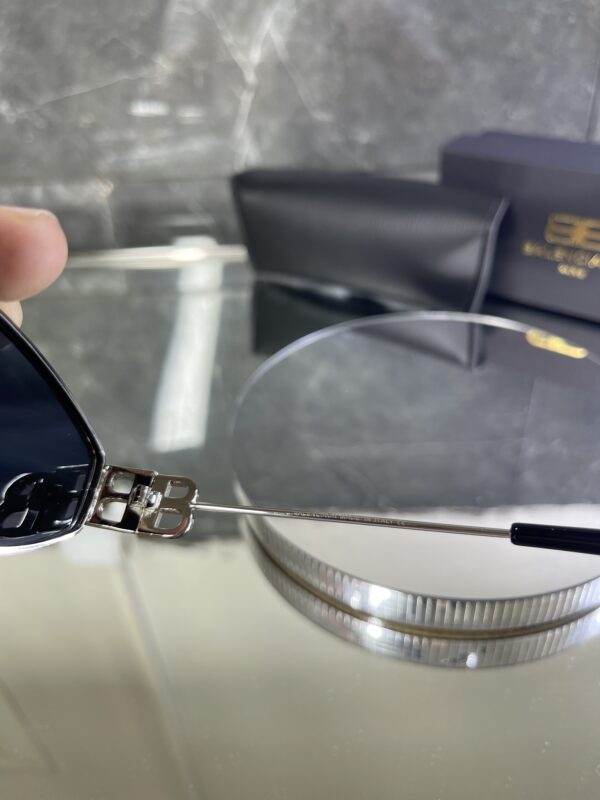 Balenciaga Gümüş çerçeve siyah cam 506