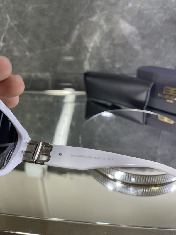 Balenciaga geometrik beyaz çerçeve siyah cam 504
