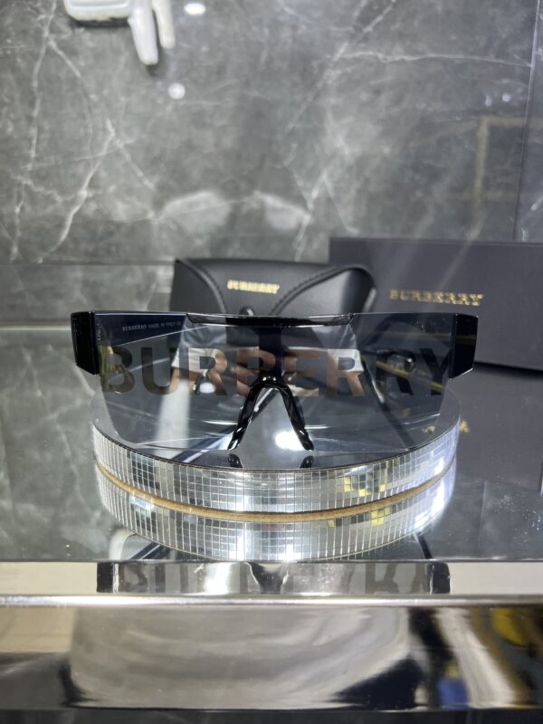 Burberry BE 4291 Siyah cam 415