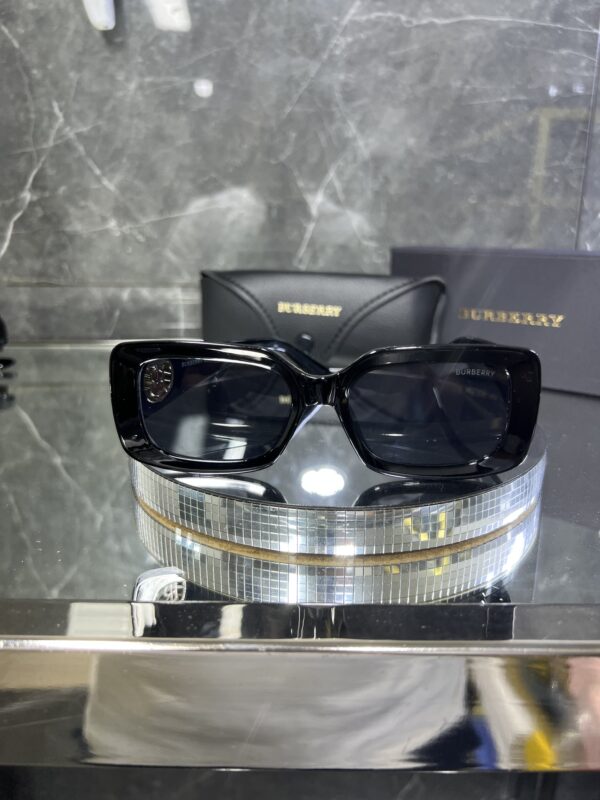 Burberry BB siyah cam 413