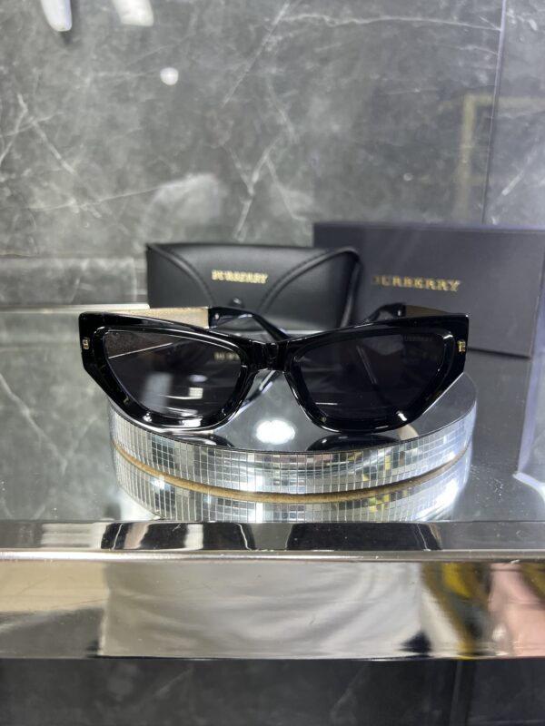 Burberry cat eye siyah cam gold aksesuar 411