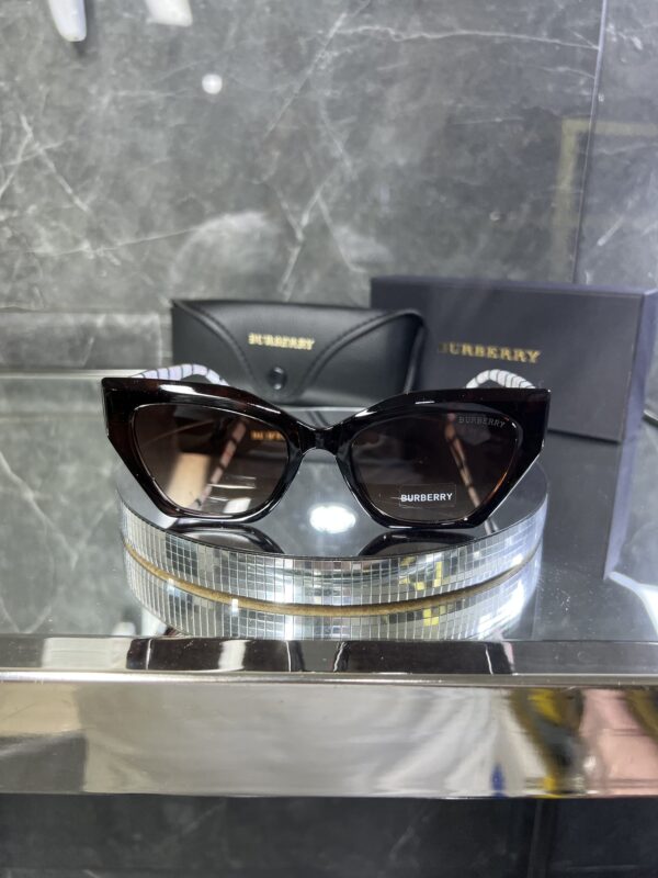 Burberry kahve cam ekose desen 410