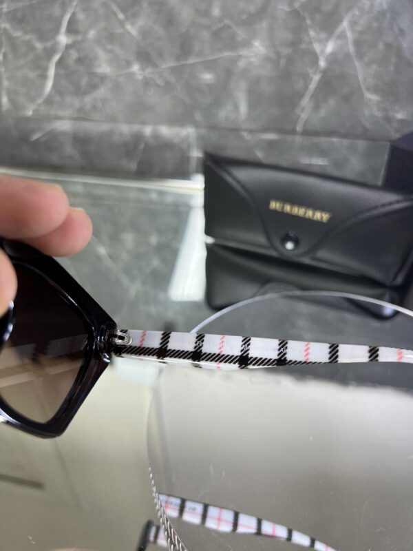 Burberry kahve cam ekose desen 410