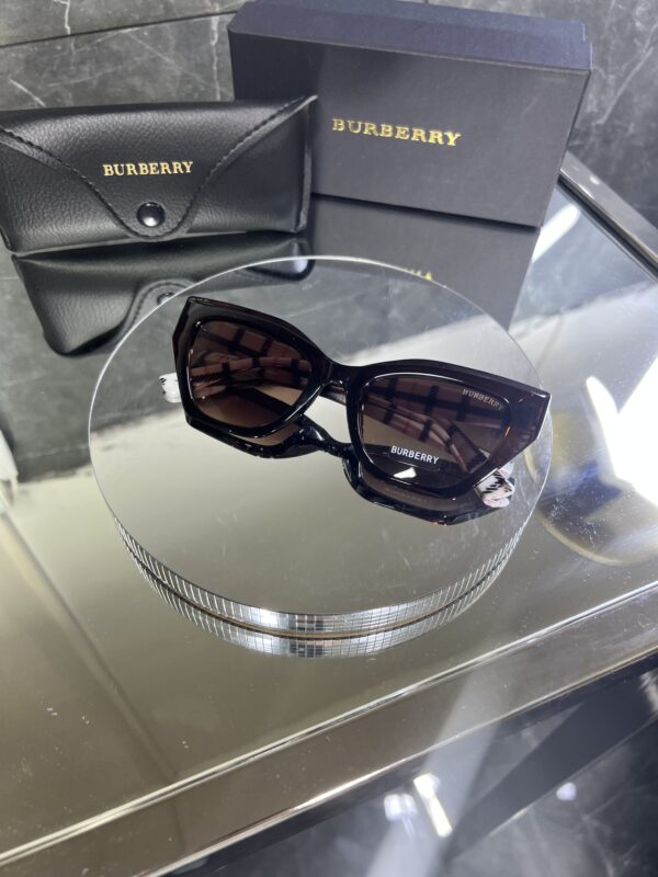 Burberry kahve cam ekose desen 410