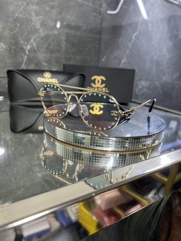 Chanel metal çok renkli cam 403