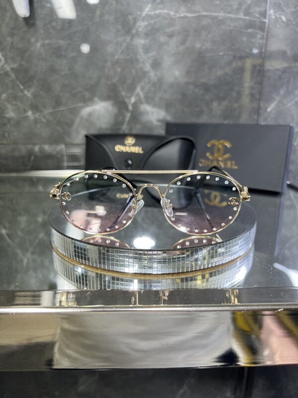 Chanel metal çok renkli cam 403