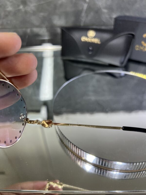 Chanel metal çok renkli cam 403