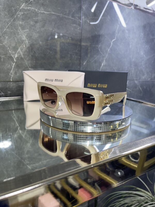 Miu Miu Geometrik Çerçeve 545