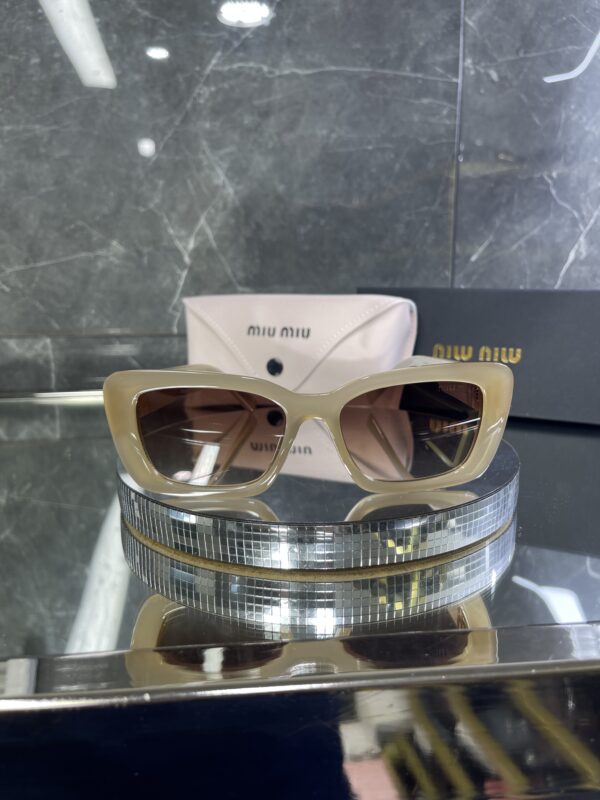Miu Miu Geometrik Çerçeve 545