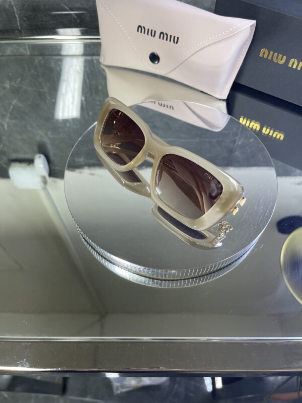 Miu Miu Geometrik Çerçeve 545