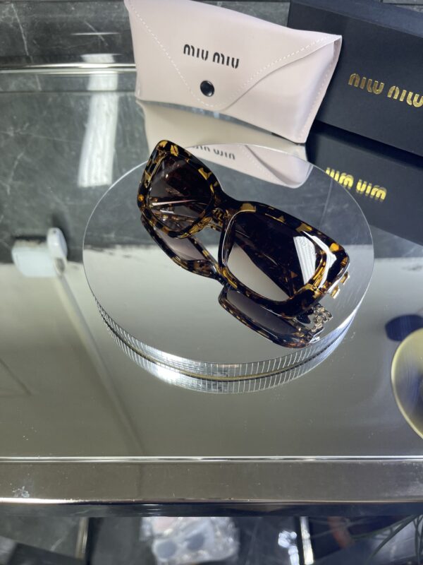 Miu Miu Geometrik Leopar Çerçeve Kahve cam 544
