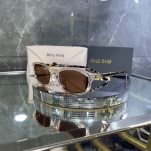 Miu Miu geometrik çok renkli çerçeve 535