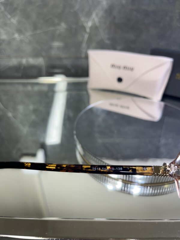 Miu Miu geometrik çok renkli çerçeve 535