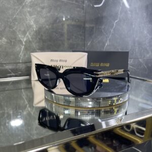 Miu Miu Cat Siyah Çerçeve Siyah cam Gold detay 529
