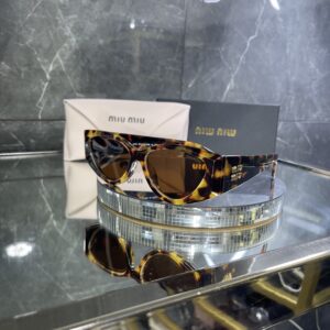 Miu Miu Geometrik Leopar çerçeve Kahve cam gold Miu detay 526