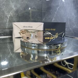 Miu Miu Geometrik Pudra cam 518