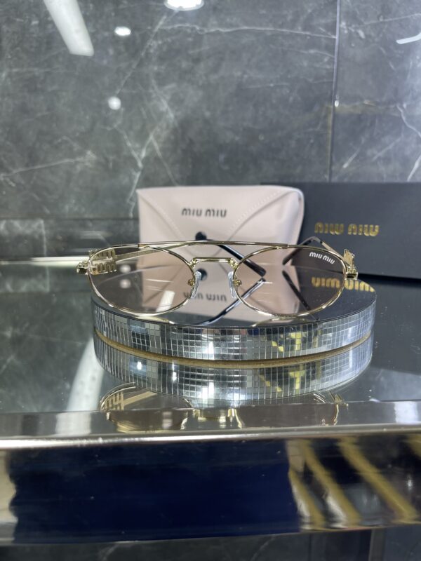 Miu Miu Geometrik Pudra cam 518
