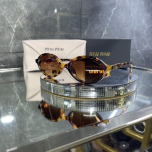 Miu Miu Oval Kahve cam Leopar çerçeve 516