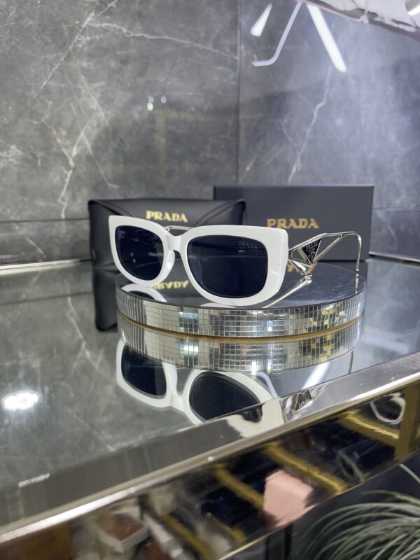 Prada Cat Eye Beyaz çerçeve Siyah cam 567