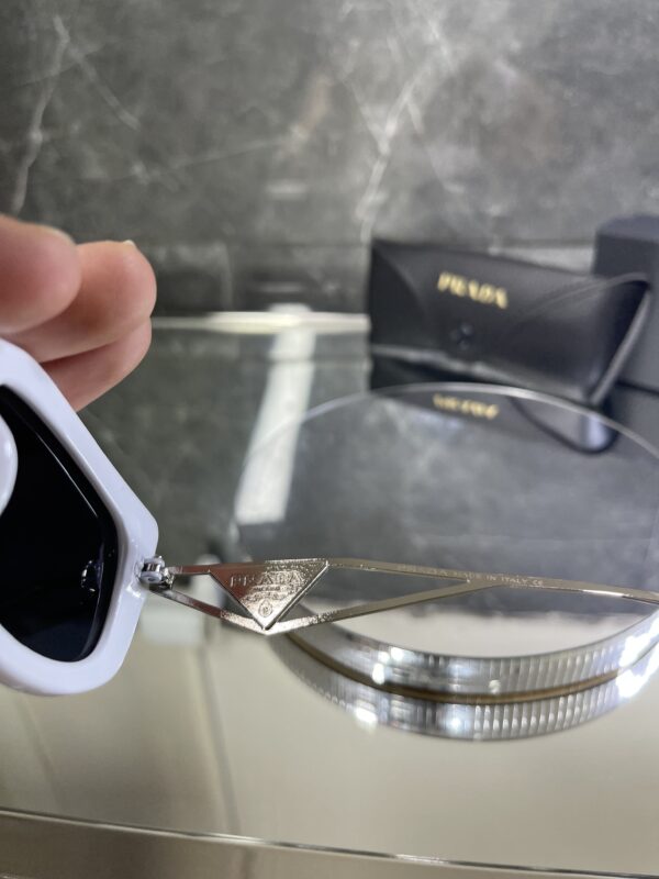 Prada Cat Eye Beyaz çerçeve Siyah cam 567