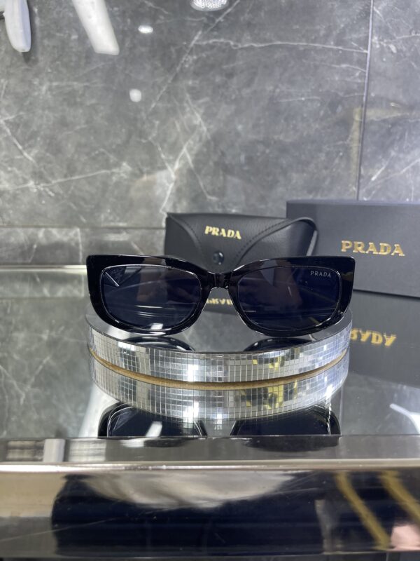 Prada Cat Eye Siyah çerçeve Gümüş Detay 562