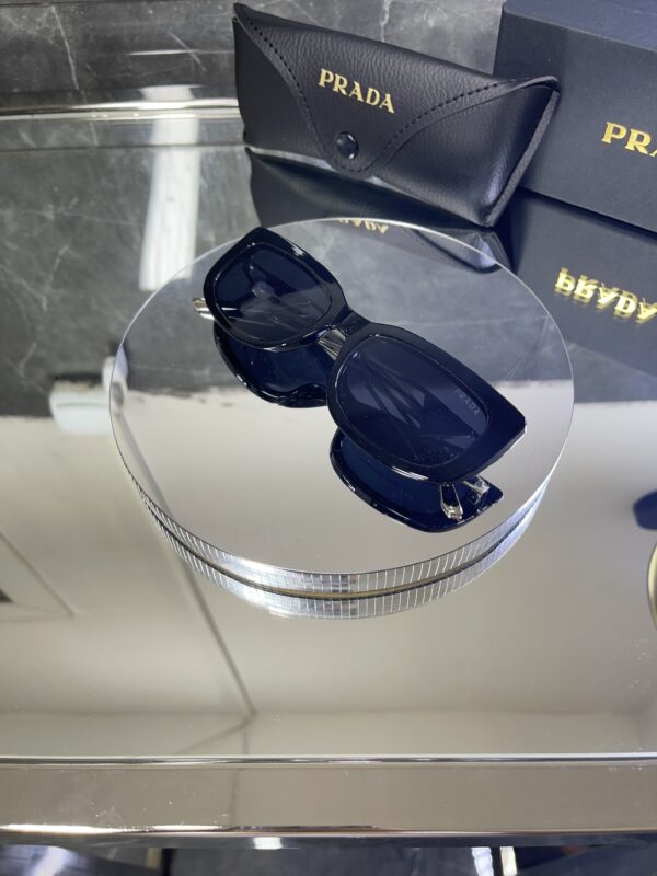 Prada Cat Eye Siyah çerçeve Gümüş Detay 562