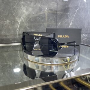 Prada Kare Siyah Metal çerçeve siyah cam 563