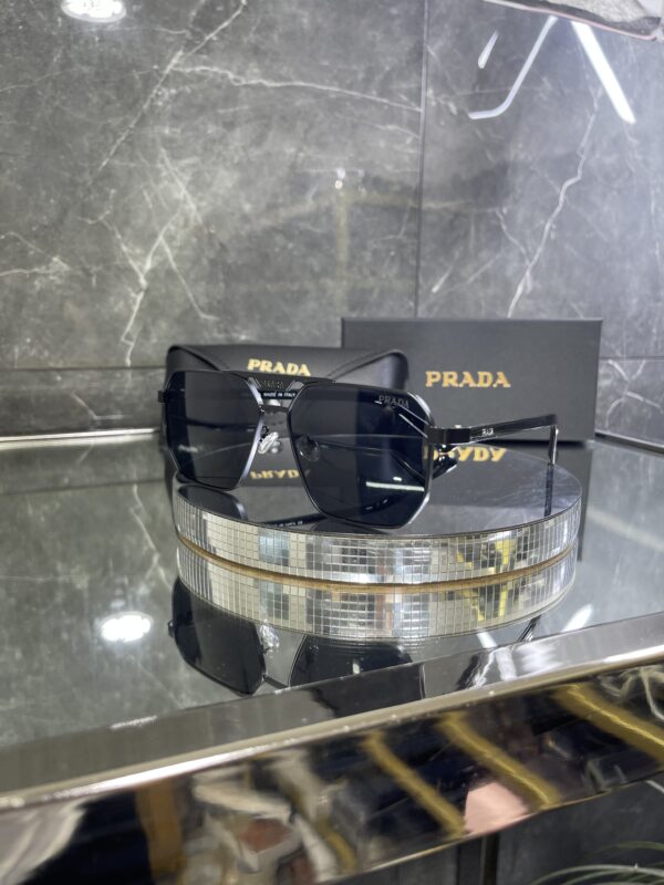 Prada Kare Siyah Metal çerçeve siyah cam 563