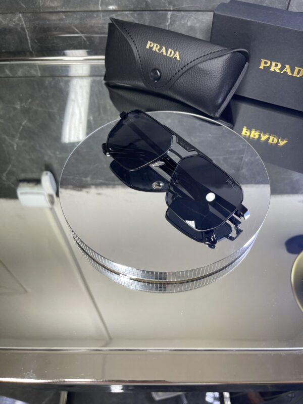 Prada Kare Siyah Metal çerçeve siyah cam 563