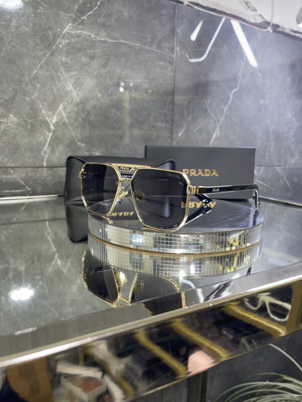 Prada Kare Gold Metal çerçeve siyah Degrade cam 561