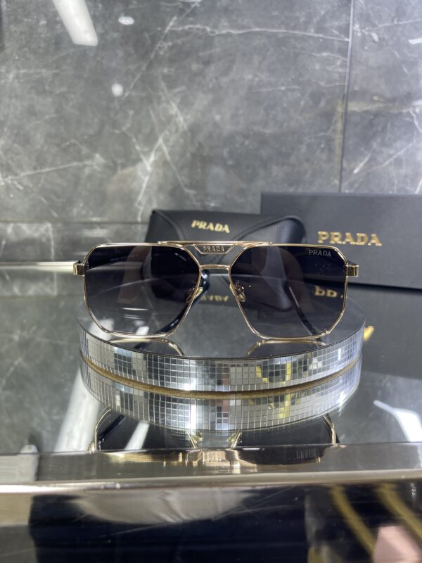 Prada Kare Gold Metal çerçeve siyah Degrade cam 561