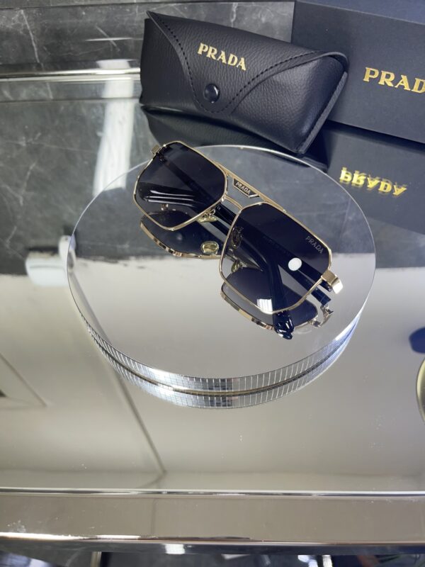 Prada Kare Gold Metal çerçeve siyah Degrade cam 561