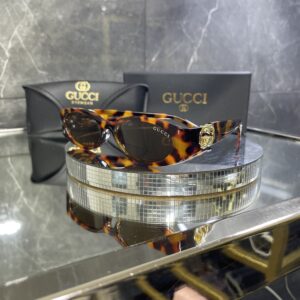 Gucci Oval Leopar çerçeve Kahve cam 558